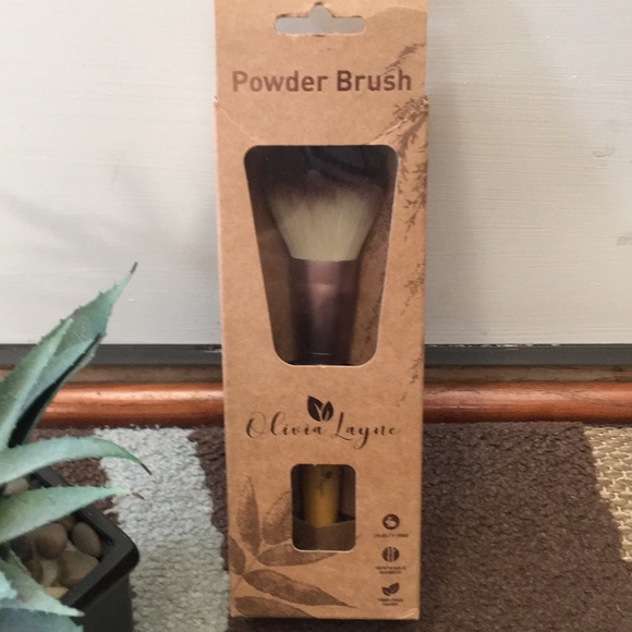 Olivia Lane powder brush - Picture 2 of 7